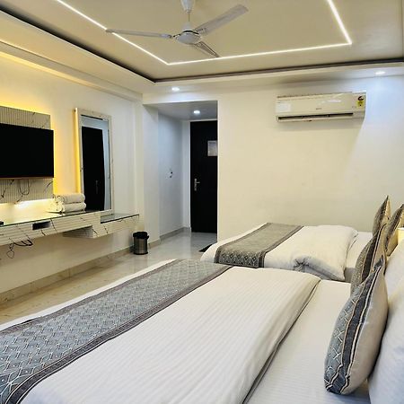 Hotel Krishna Deluxe-By Rcg Hotels New Delhi Ngoại thất bức ảnh