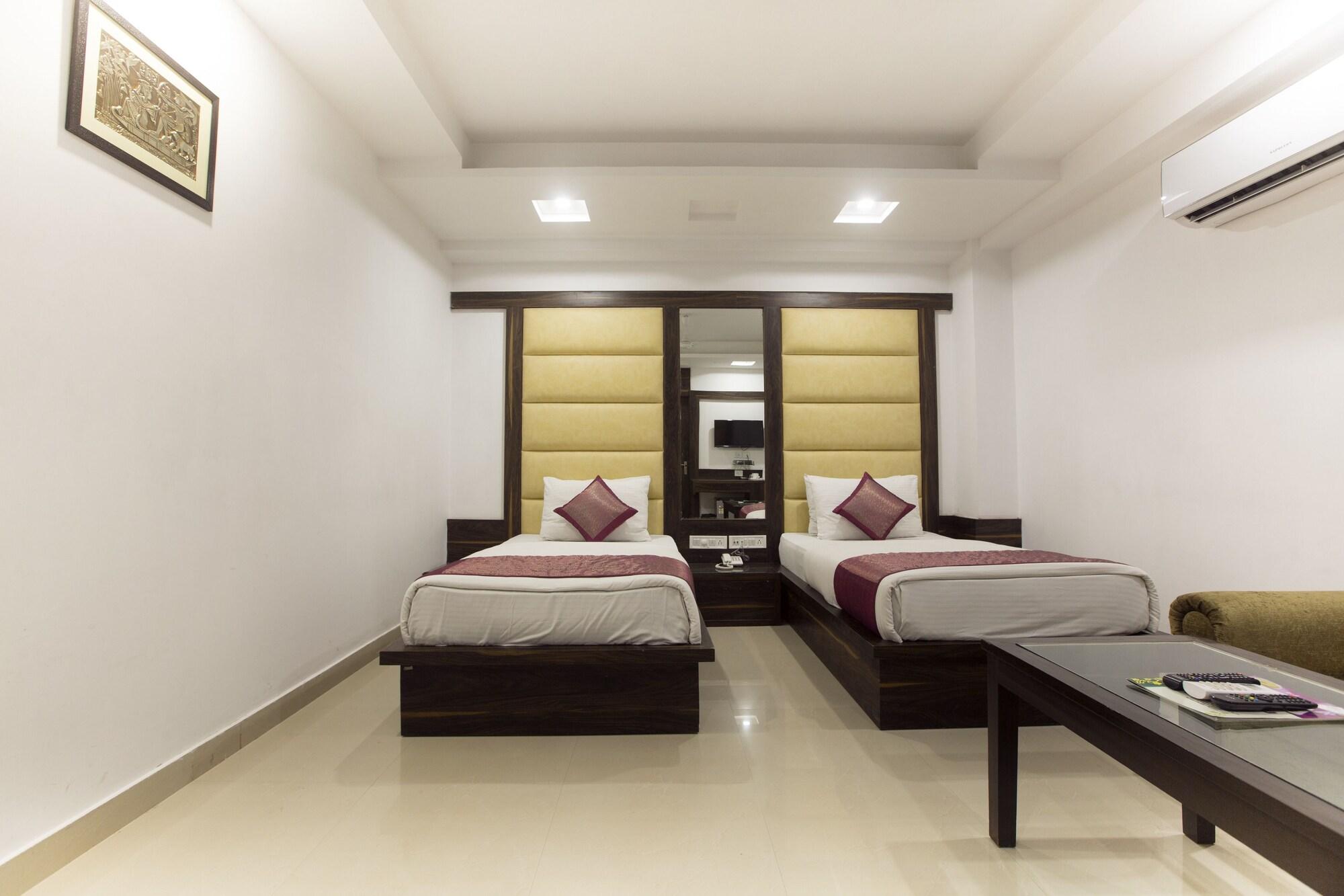 Hotel Krishna Deluxe-By Rcg Hotels New Delhi Ngoại thất bức ảnh
