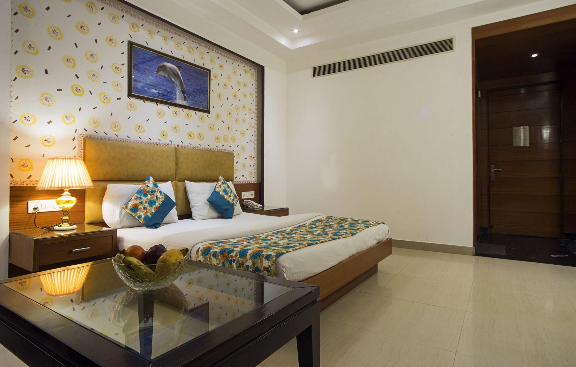 Hotel Krishna Deluxe-By Rcg Hotels New Delhi Ngoại thất bức ảnh