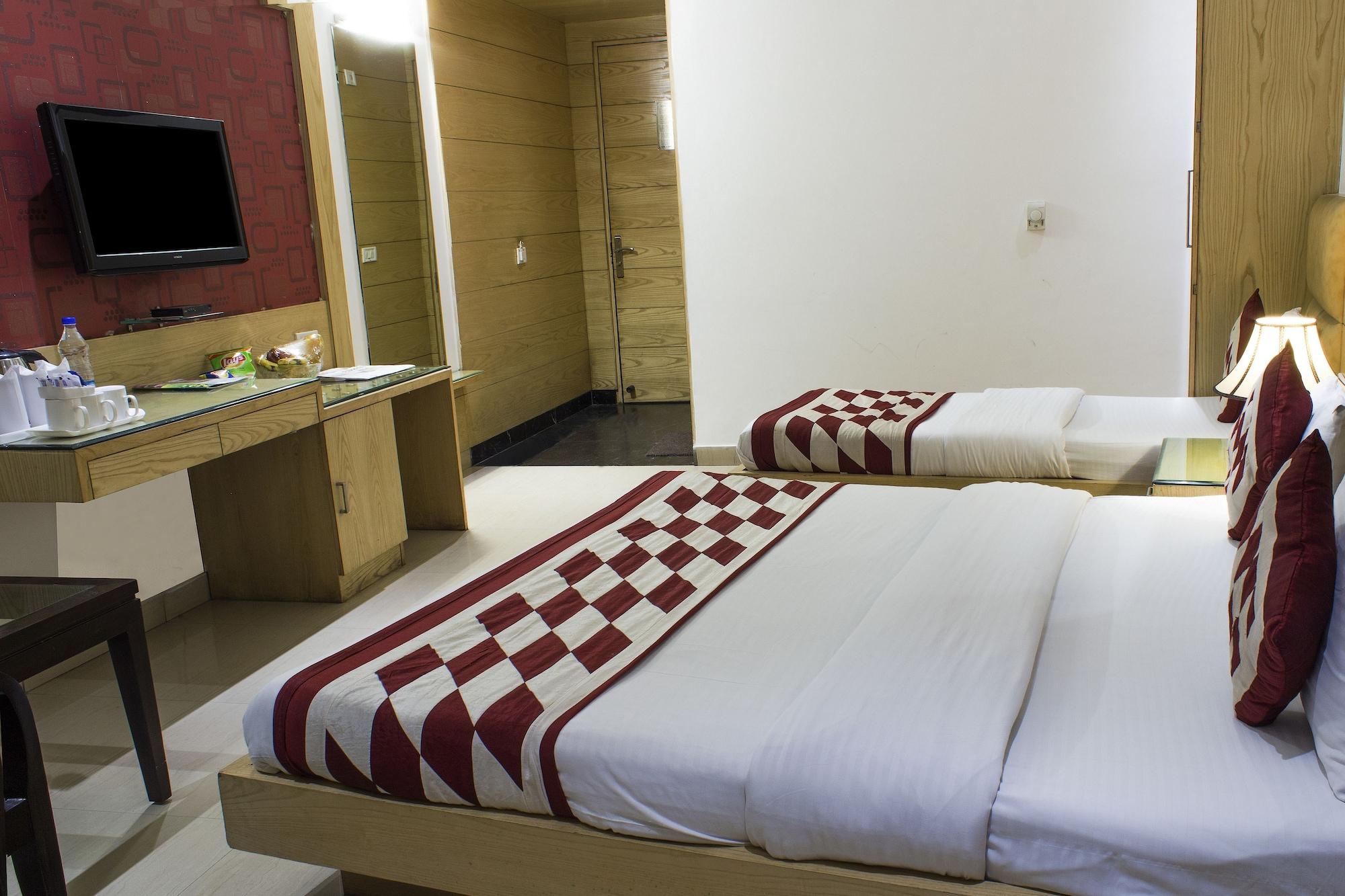 Hotel Krishna Deluxe-By Rcg Hotels New Delhi Ngoại thất bức ảnh