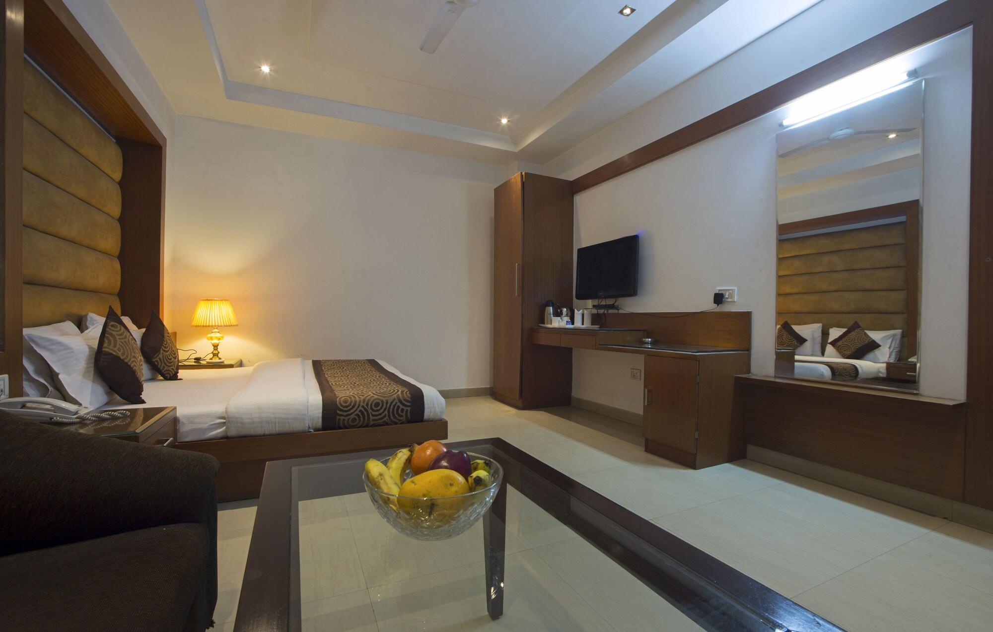 Hotel Krishna Deluxe-By Rcg Hotels New Delhi Ngoại thất bức ảnh