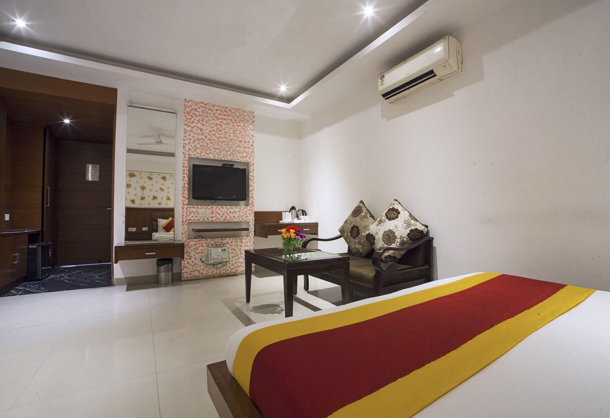 Hotel Krishna Deluxe-By Rcg Hotels New Delhi Ngoại thất bức ảnh