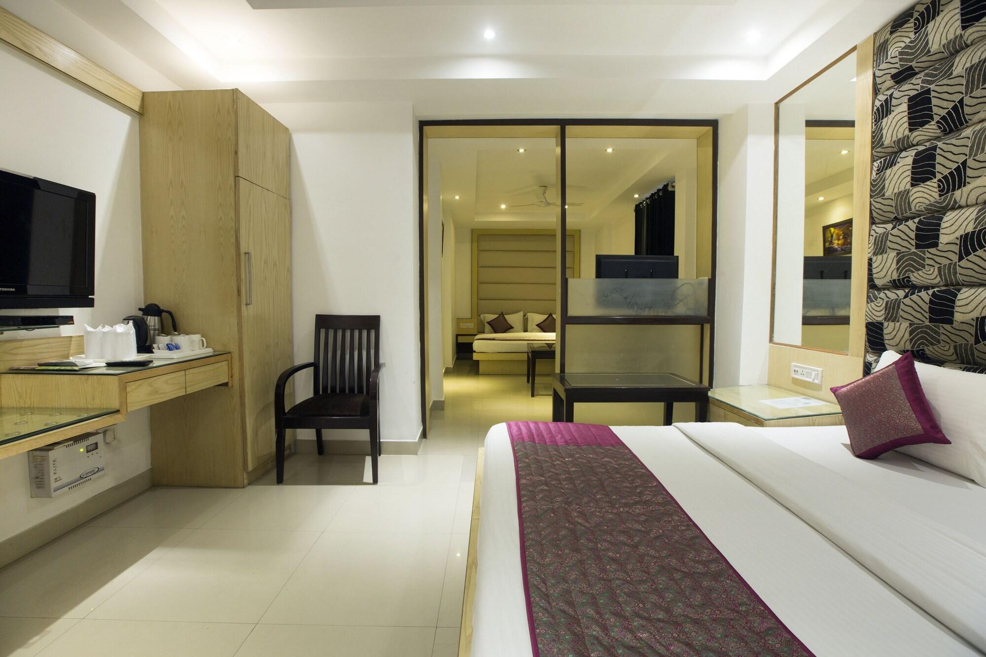 Hotel Krishna Deluxe-By Rcg Hotels New Delhi Ngoại thất bức ảnh