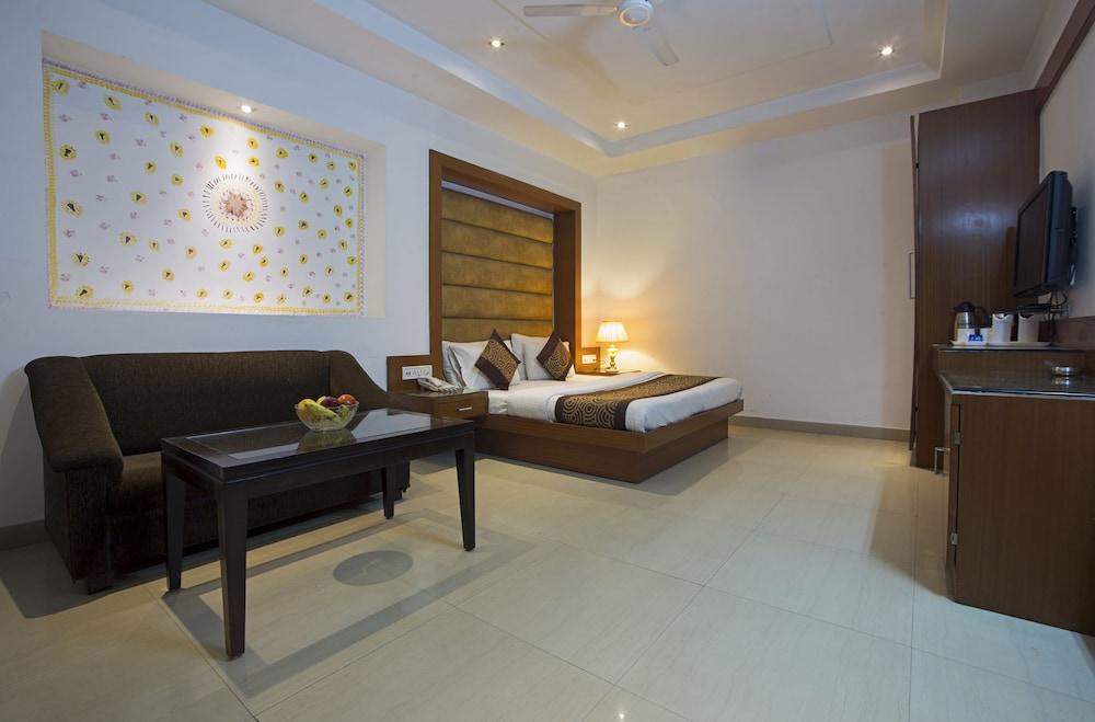 Hotel Krishna Deluxe-By Rcg Hotels New Delhi Ngoại thất bức ảnh
