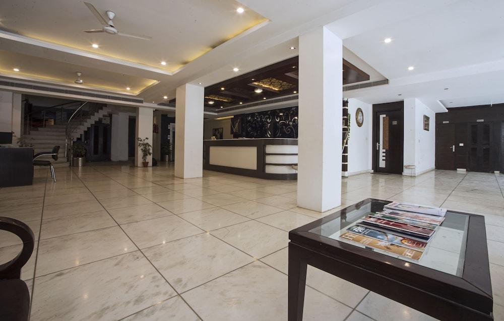 Hotel Krishna Deluxe-By Rcg Hotels New Delhi Ngoại thất bức ảnh