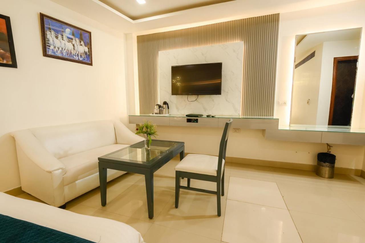 Hotel Krishna Deluxe-By Rcg Hotels New Delhi Ngoại thất bức ảnh