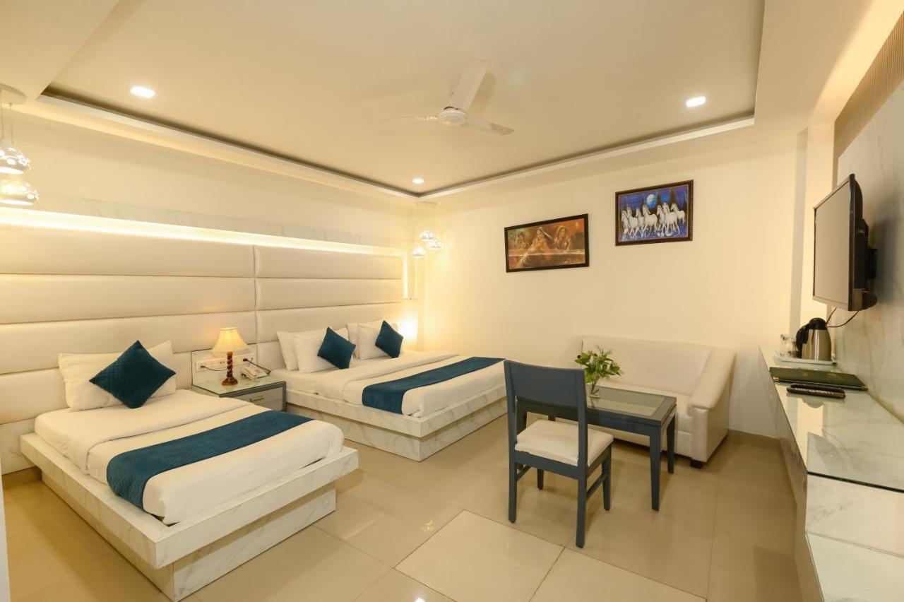 Hotel Krishna Deluxe-By Rcg Hotels New Delhi Ngoại thất bức ảnh