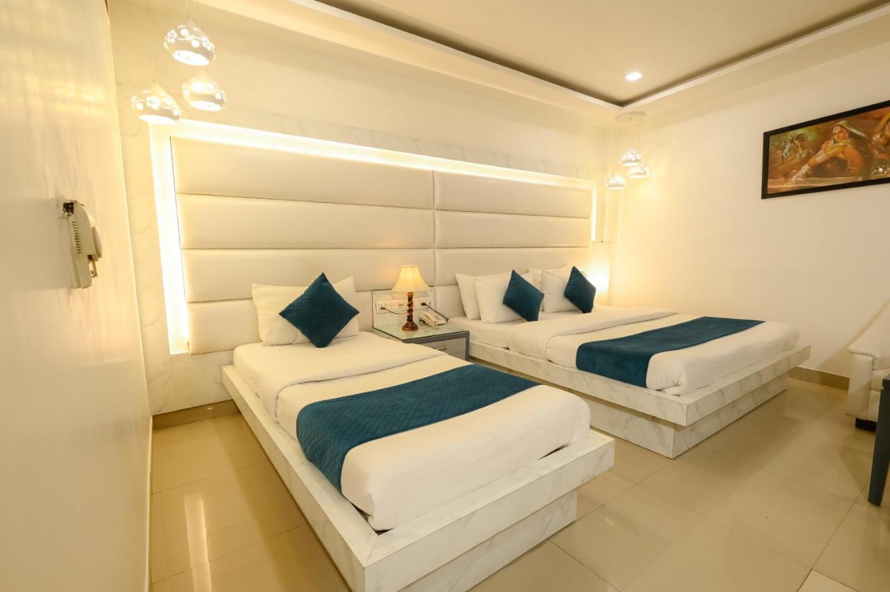 Hotel Krishna Deluxe-By Rcg Hotels New Delhi Ngoại thất bức ảnh
