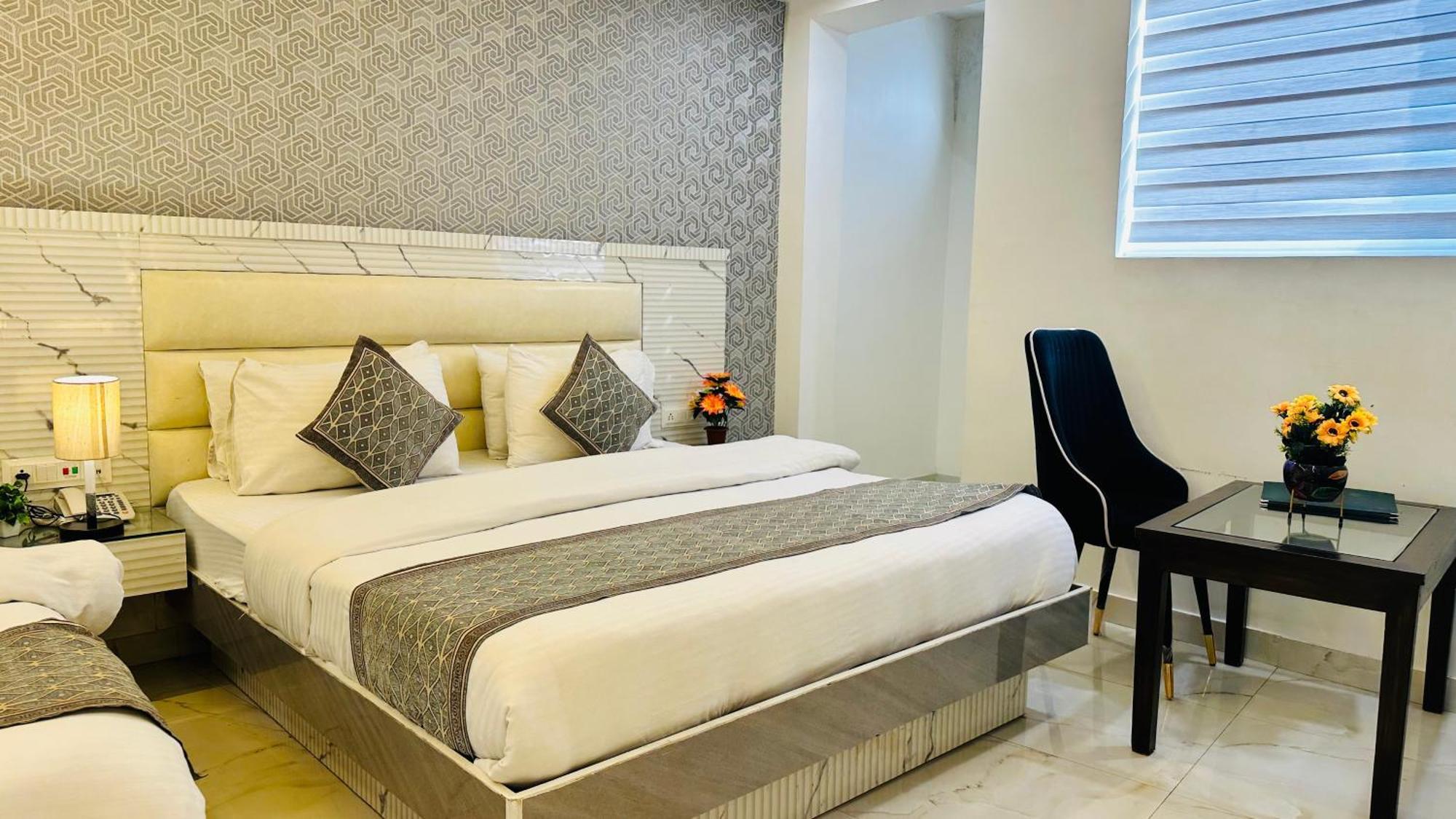 Hotel Krishna Deluxe-By Rcg Hotels New Delhi Ngoại thất bức ảnh