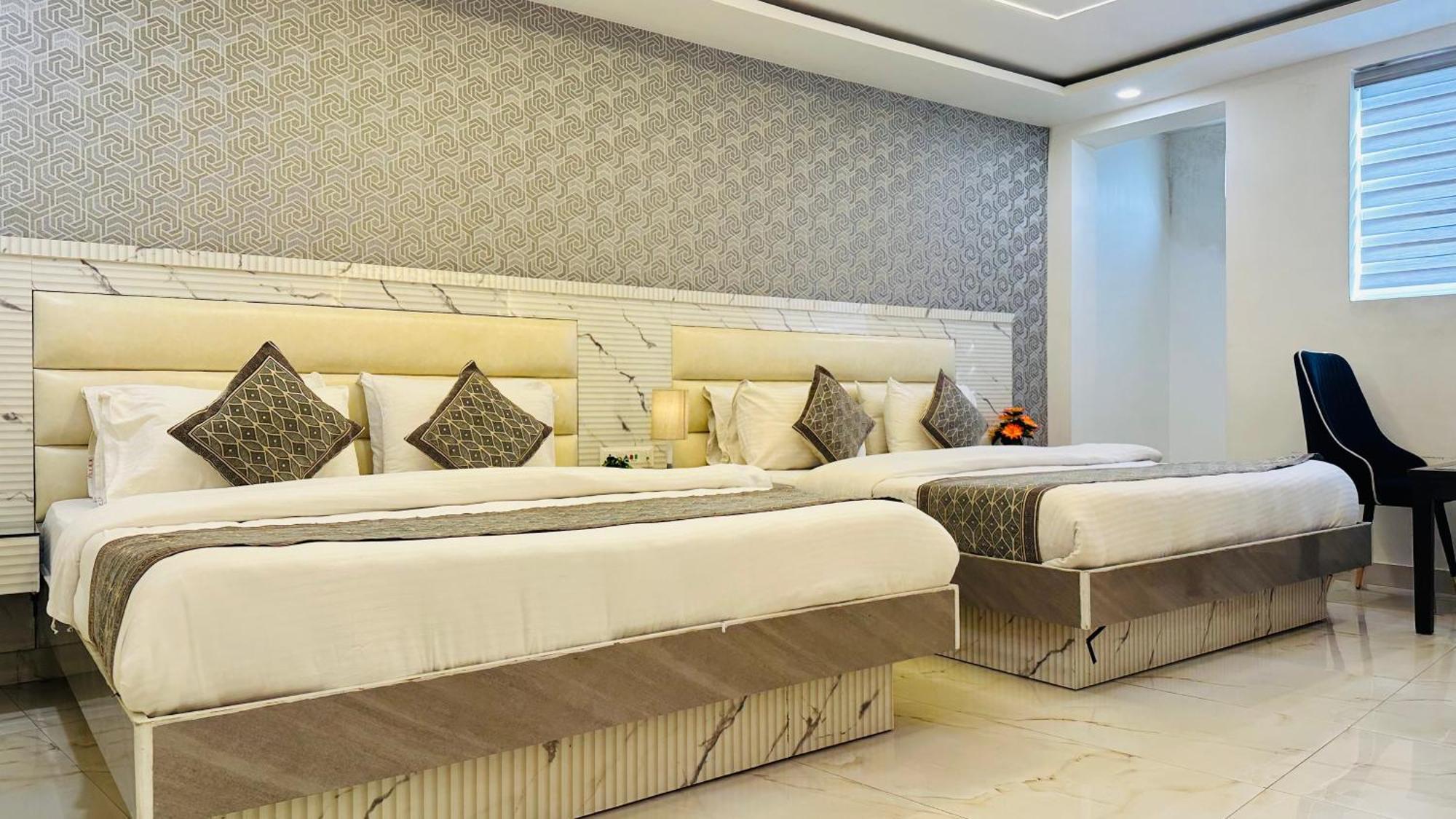 Hotel Krishna Deluxe-By Rcg Hotels New Delhi Ngoại thất bức ảnh