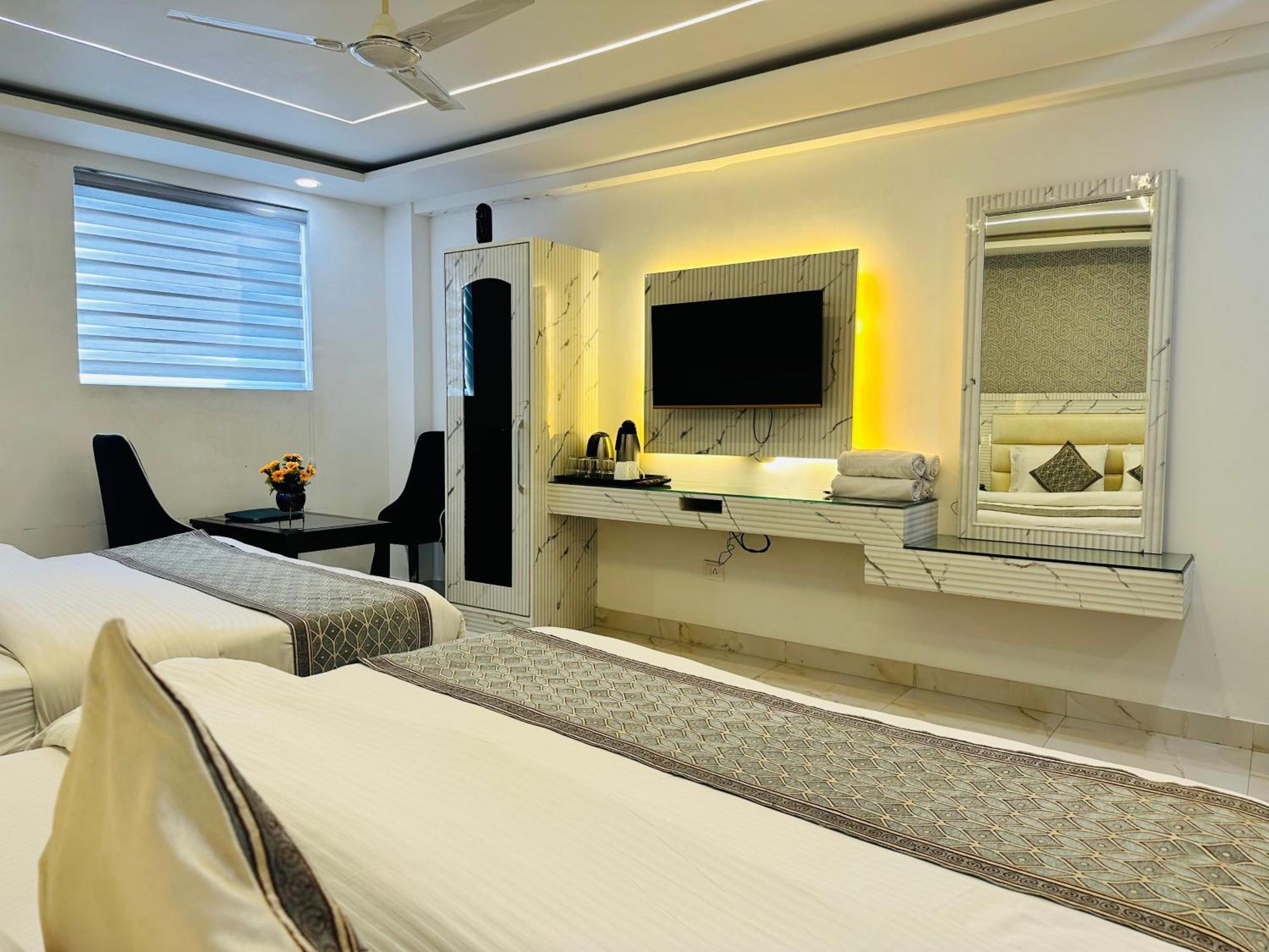 Hotel Krishna Deluxe-By Rcg Hotels New Delhi Ngoại thất bức ảnh
