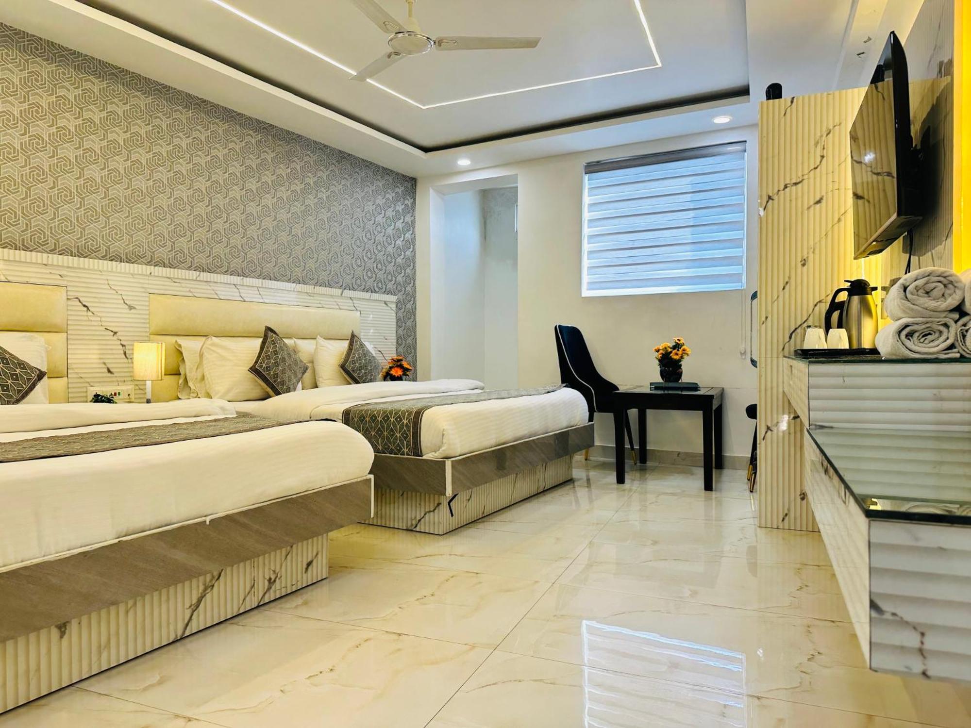 Hotel Krishna Deluxe-By Rcg Hotels New Delhi Ngoại thất bức ảnh