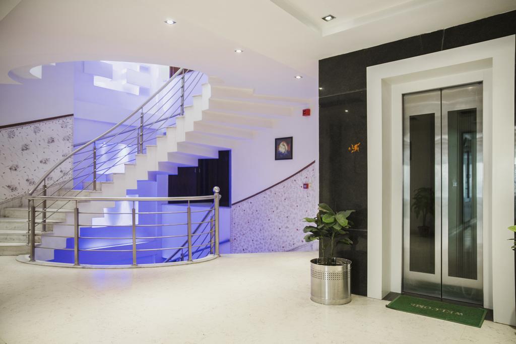 Hotel Krishna Deluxe-By Rcg Hotels New Delhi Ngoại thất bức ảnh