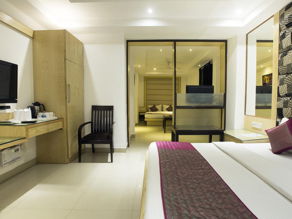 Hotel Krishna Deluxe-By Rcg Hotels New Delhi Ngoại thất bức ảnh