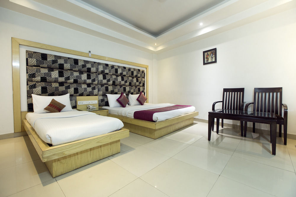 Hotel Krishna Deluxe-By Rcg Hotels New Delhi Ngoại thất bức ảnh