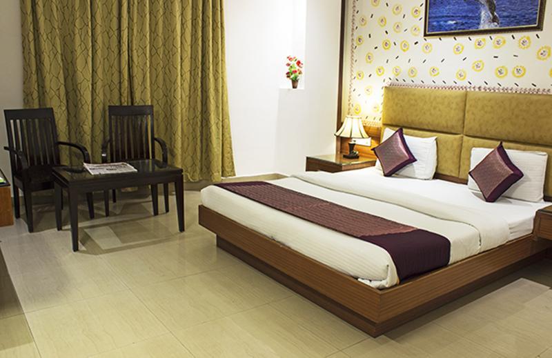 Hotel Krishna Deluxe-By Rcg Hotels New Delhi Ngoại thất bức ảnh
