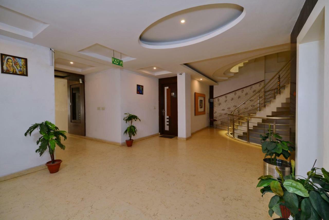 Hotel Krishna Deluxe-By Rcg Hotels New Delhi Ngoại thất bức ảnh